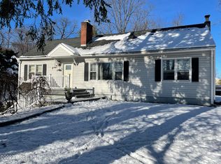 80 Putnam Rd, Schenectady, NY 12306