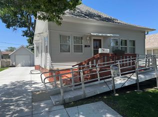 907 N Briggs Ave, Hastings, NE 68901