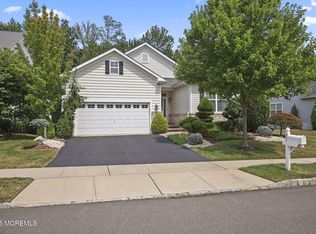 55 Wintergreen Dr, Manalapan, NJ 07726