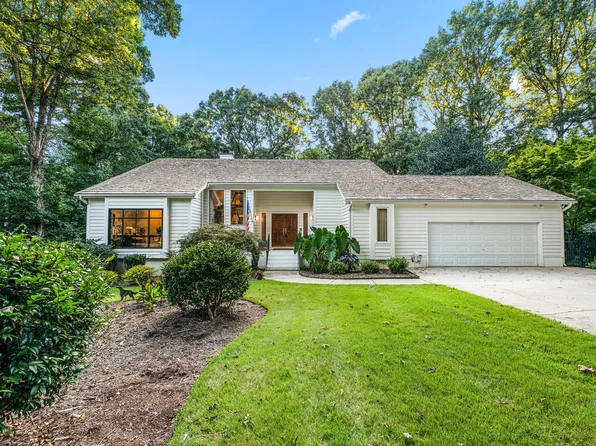 4332 Blossom Hill Ct, Raleigh, NC 27613