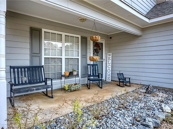 3rd image of 62 Shadowridge Ln