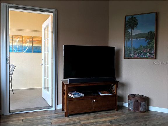 5th image of 100 4th Ave S APT 405