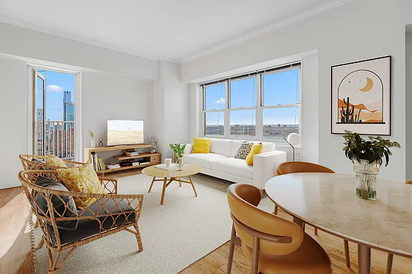 Rented by Empire State Administrative Service LP | media 27