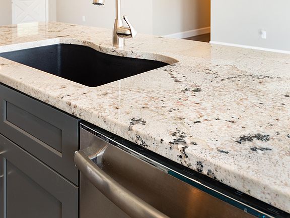 4th image of 823 Emerald Way