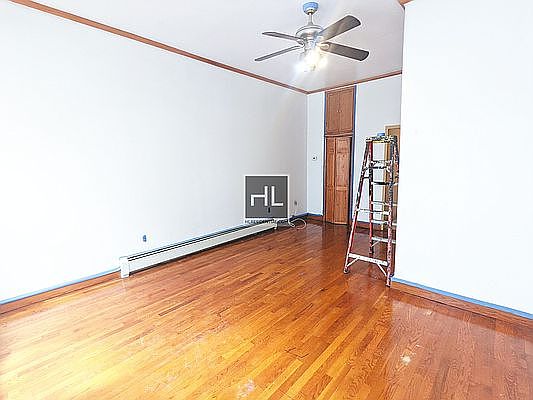 4th image of 423 Lincoln Pl APT 7