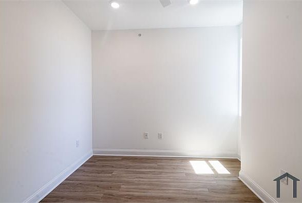 1st image of 3140 W Diamond St #4