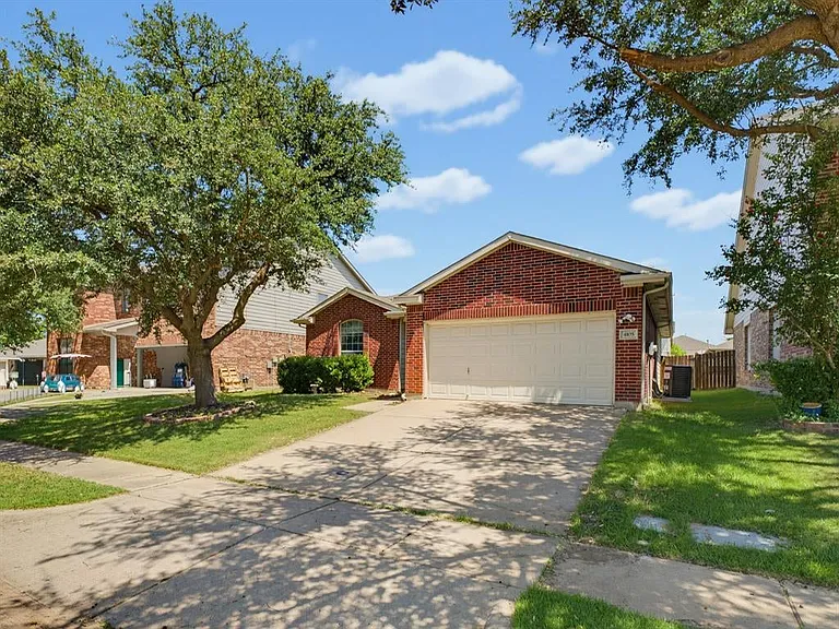 4105 Capstone Dr — Photo 3