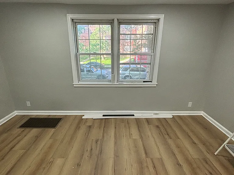 3203 W 2nd St #1 — Photo 8