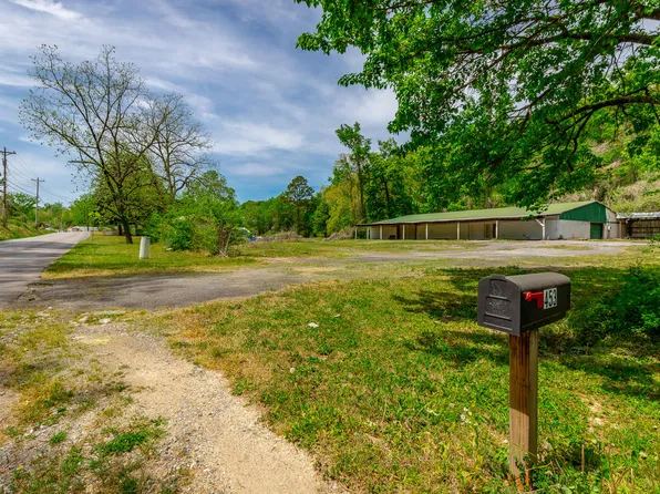 453 Schmidt Rd, Rossville, GA 30741