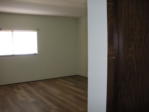 3rd image of 1120 Eagle Feather Cir APT A