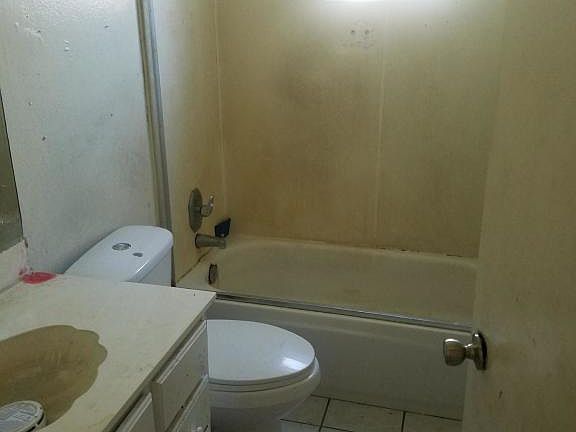4th image of 5550 W Gardenia Ave