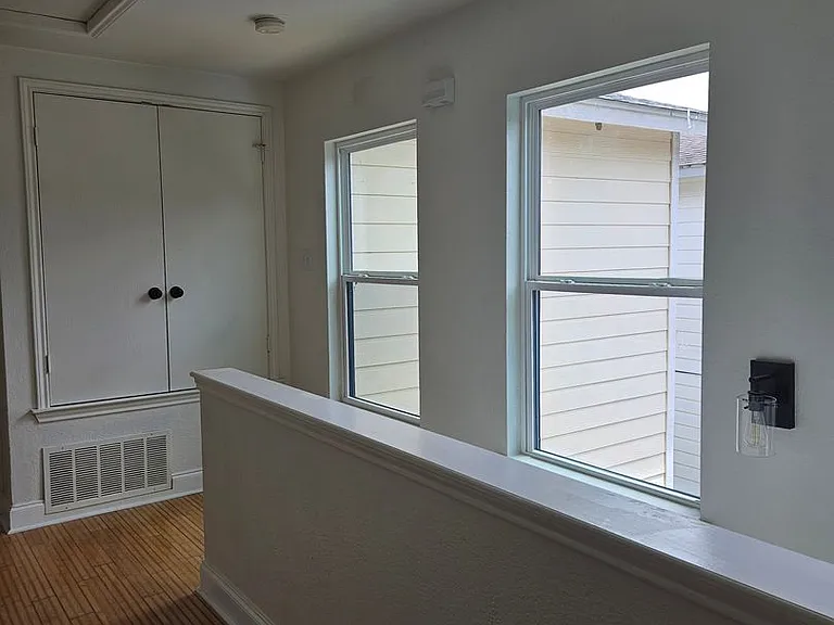 13400 Coomes Dr — Photo 28