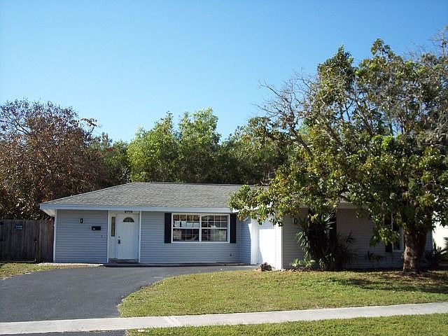 1st image of 2774 Ponce De Leon Dr