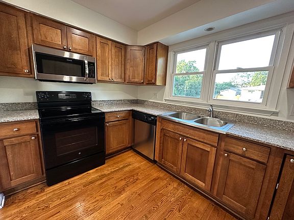 5th image of 5613 Seward St