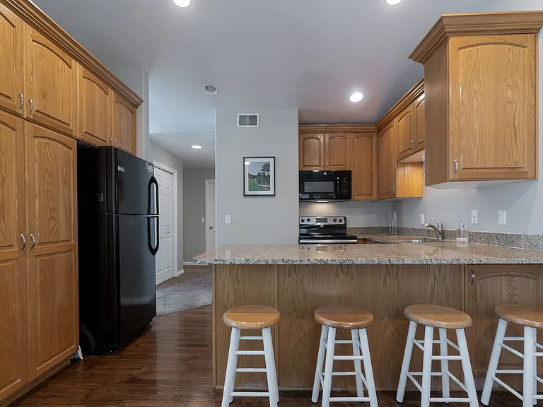 935 N University Ave #16 — Photo 23