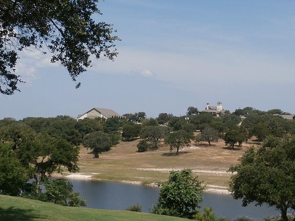 4th image of 27087 Meadowmore Dr