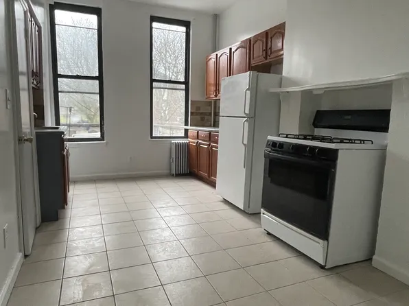 226 Wilson Avenue image 4 of 8