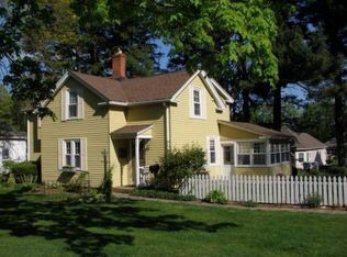 27 Hackmatack St, Manchester, CT 06040