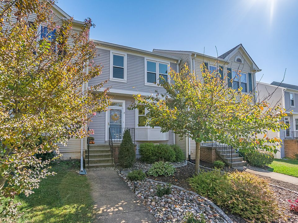 1st image of 5854 Watermark Cir #1