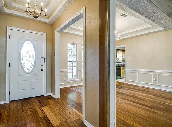3rd image of 9715 Amberley Dr