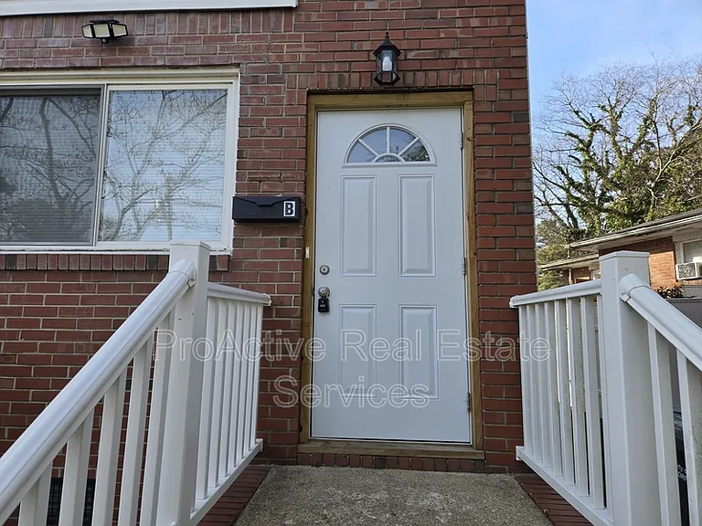 3875 Wake Cir #B — Photo 5