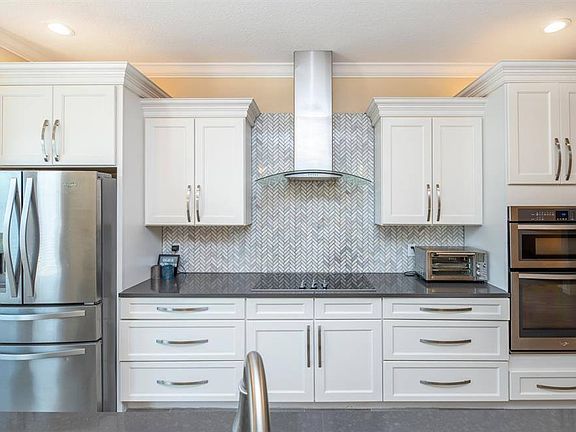 3rd image of 1057 Pinellas Bayway S