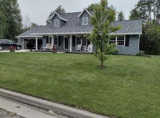 835 S Ridgeway Dr, Sturgeon Bay, WI 54235