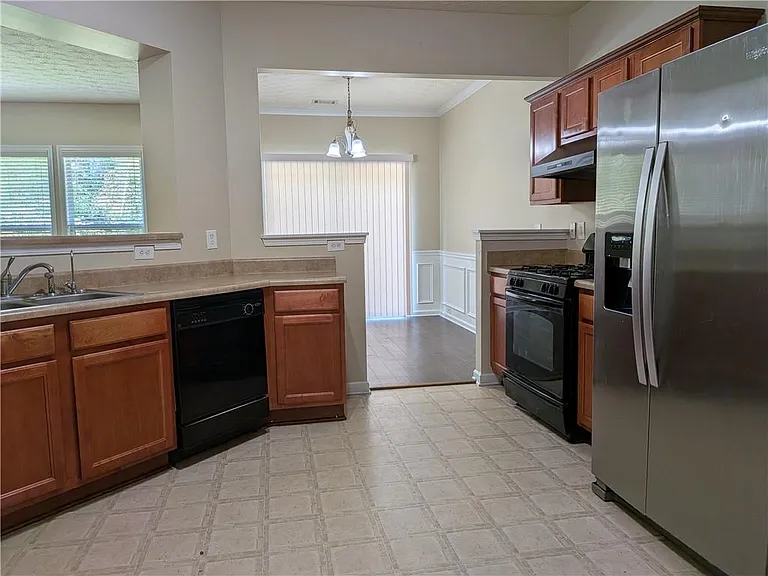4624 Windale Dr — Photo 3
