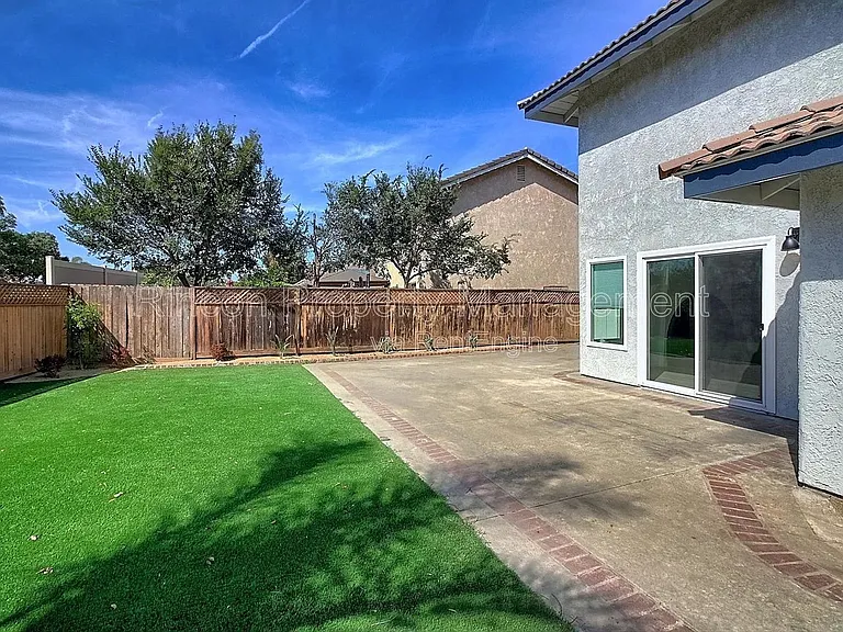 2585 Warbler Ave — Photo 21