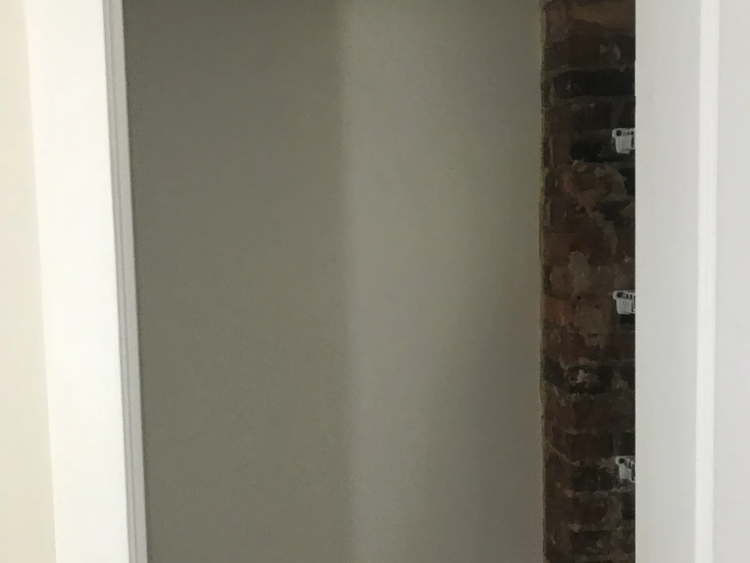 1 bed, 850 sqft, $1,350 — Photo 2