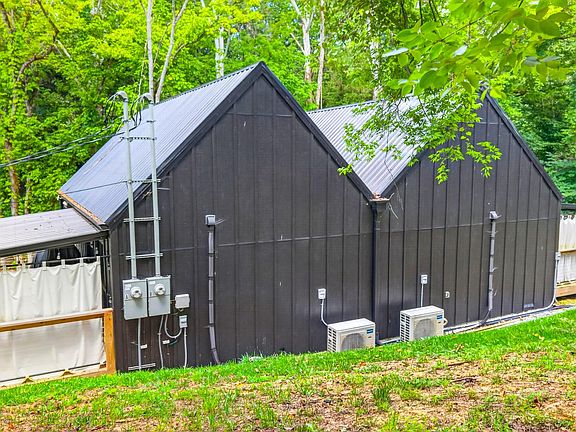 3rd image of 840 & 842 Delight Ln