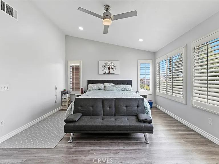 15881 Madelyn Ct — Photo 28