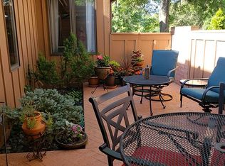 5655 SW Hawick Ln, Topeka, KS 66614