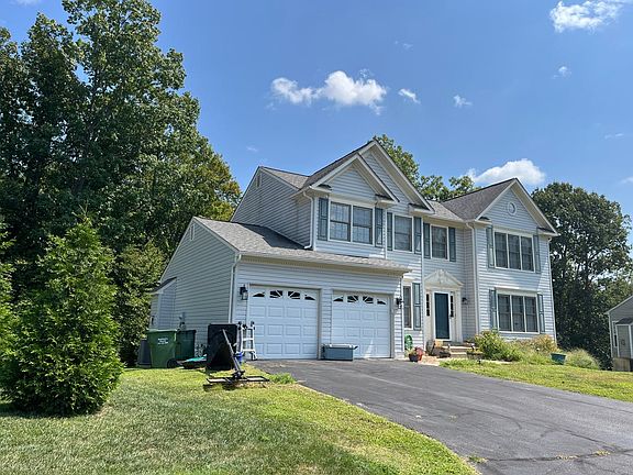 3rd image of 6 Canaan Ct