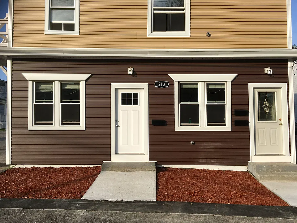 213 Webster St #2F