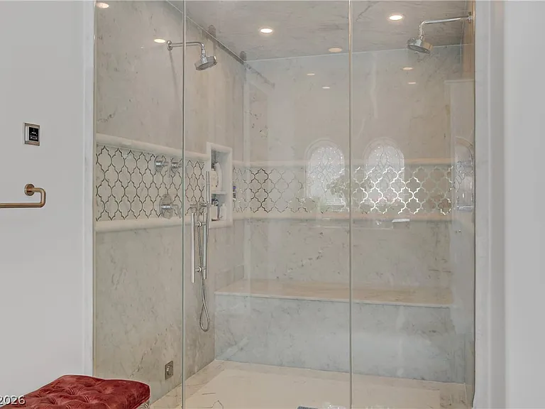8628 Scarsdale Dr — Photo 25
