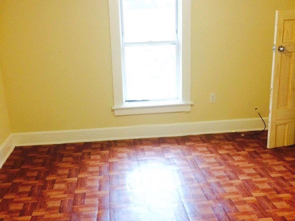 2nd image of 122 Derby Ave APT 3