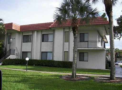 EXTERIOR FRONT VIEW