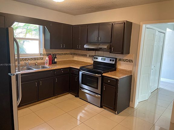 4th image of 253 Sunshine Dr