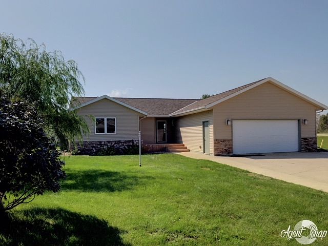 1st image of 99 Woodlyn Dr