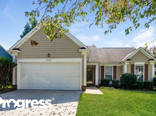 8400 Rhian Brook Ln, Charlotte, NC 28216