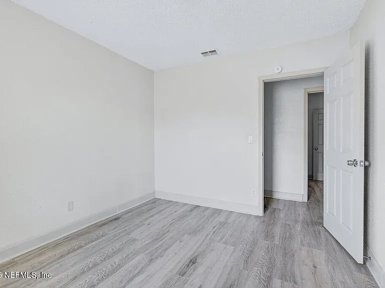 845 Ontario St — Photo 31