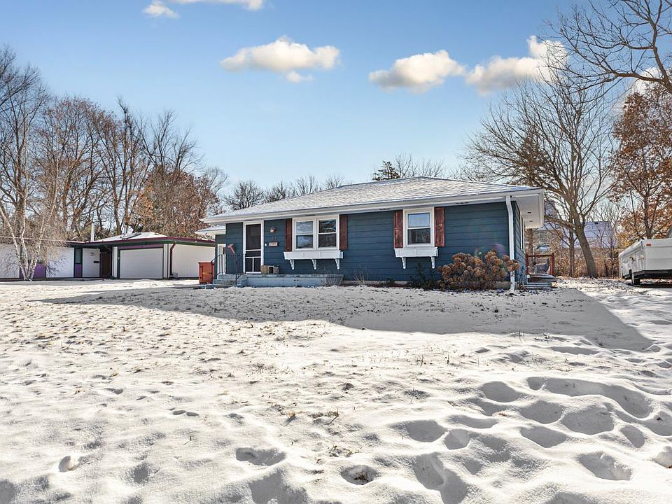 1st image of 22 Park Dr
