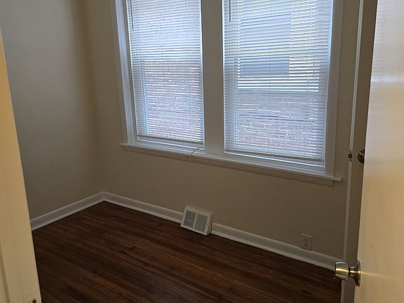 4th image of 1421 Sparks St #A