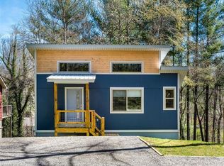 67 Honeysuckle Ln, Asheville, NC 28806