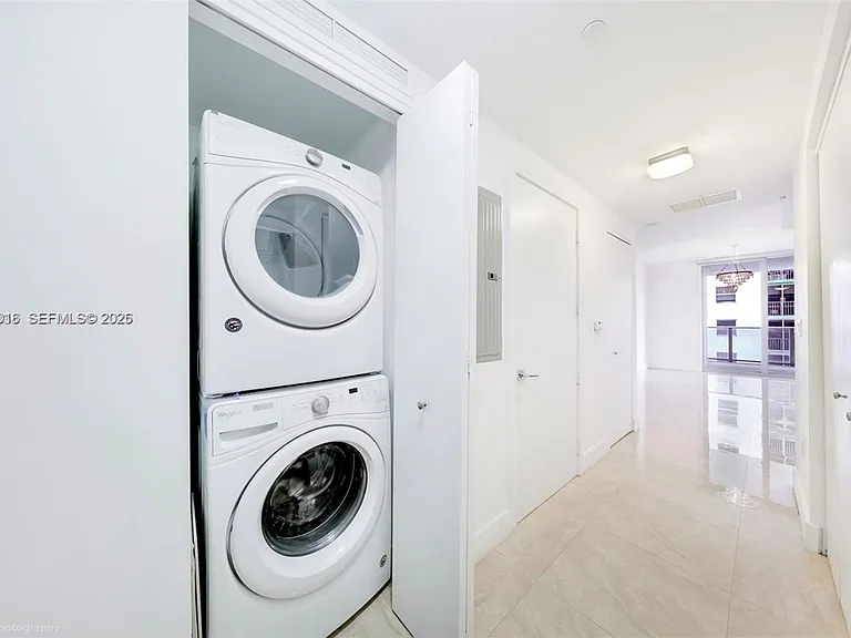 488 NE 18th St #2304 — Photo 9