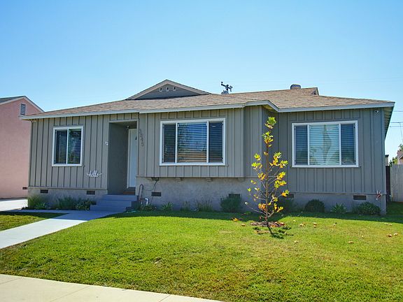 2nd image of 3845 Conquista Ave