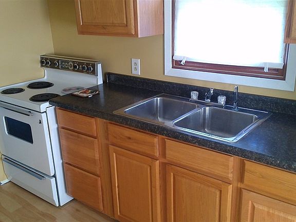 2nd image of 100 Gorman Ave