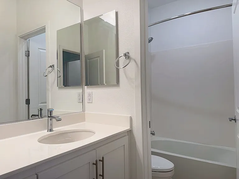 1520 Landing St — Photo 13