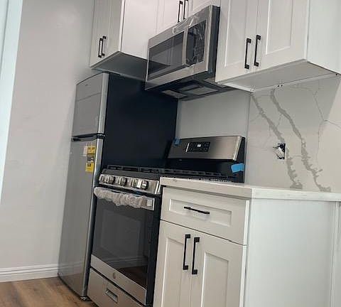 2nd image of 3621 1/2 Fletcher Dr